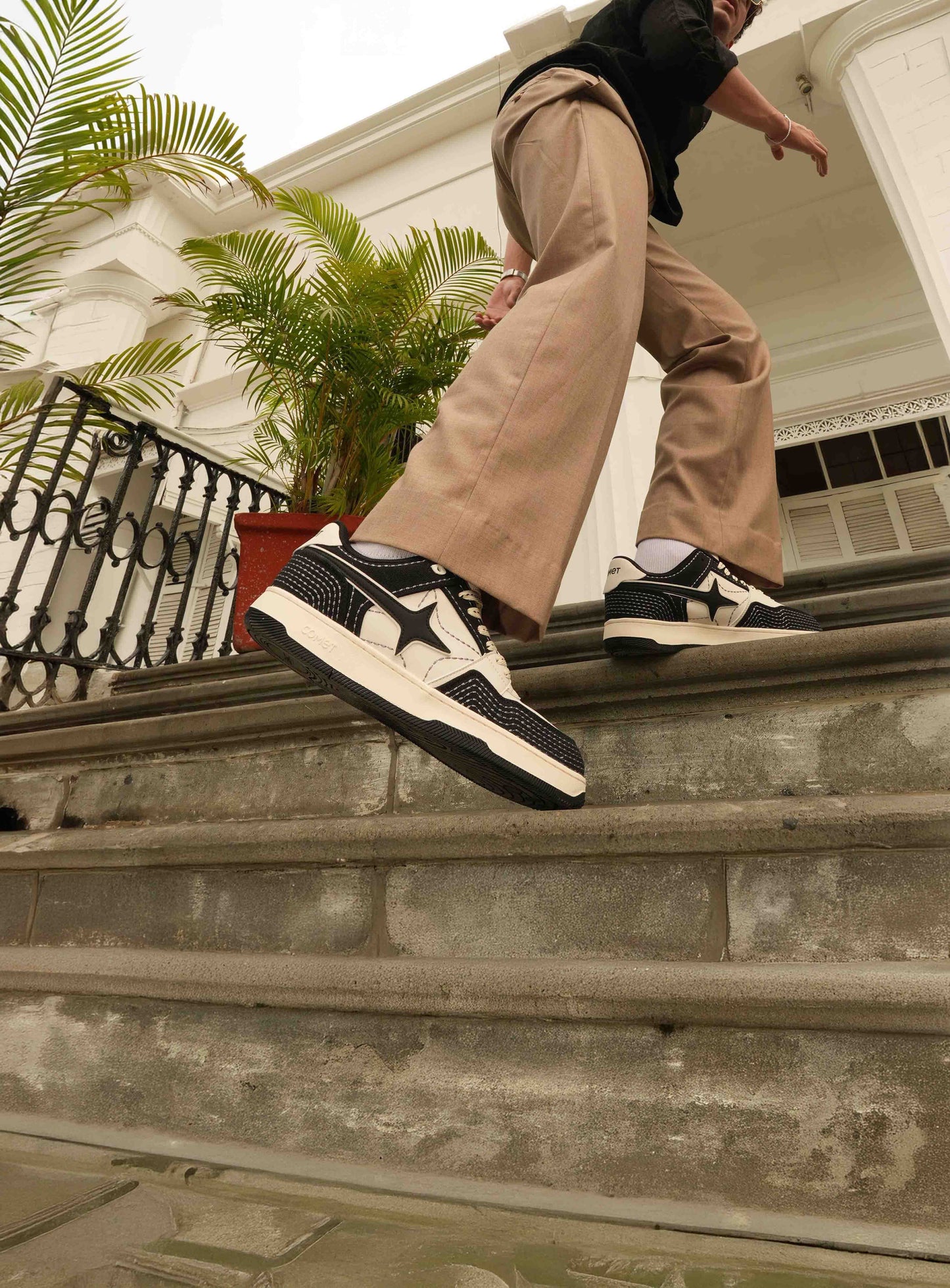 X Lows PIANO BLACK