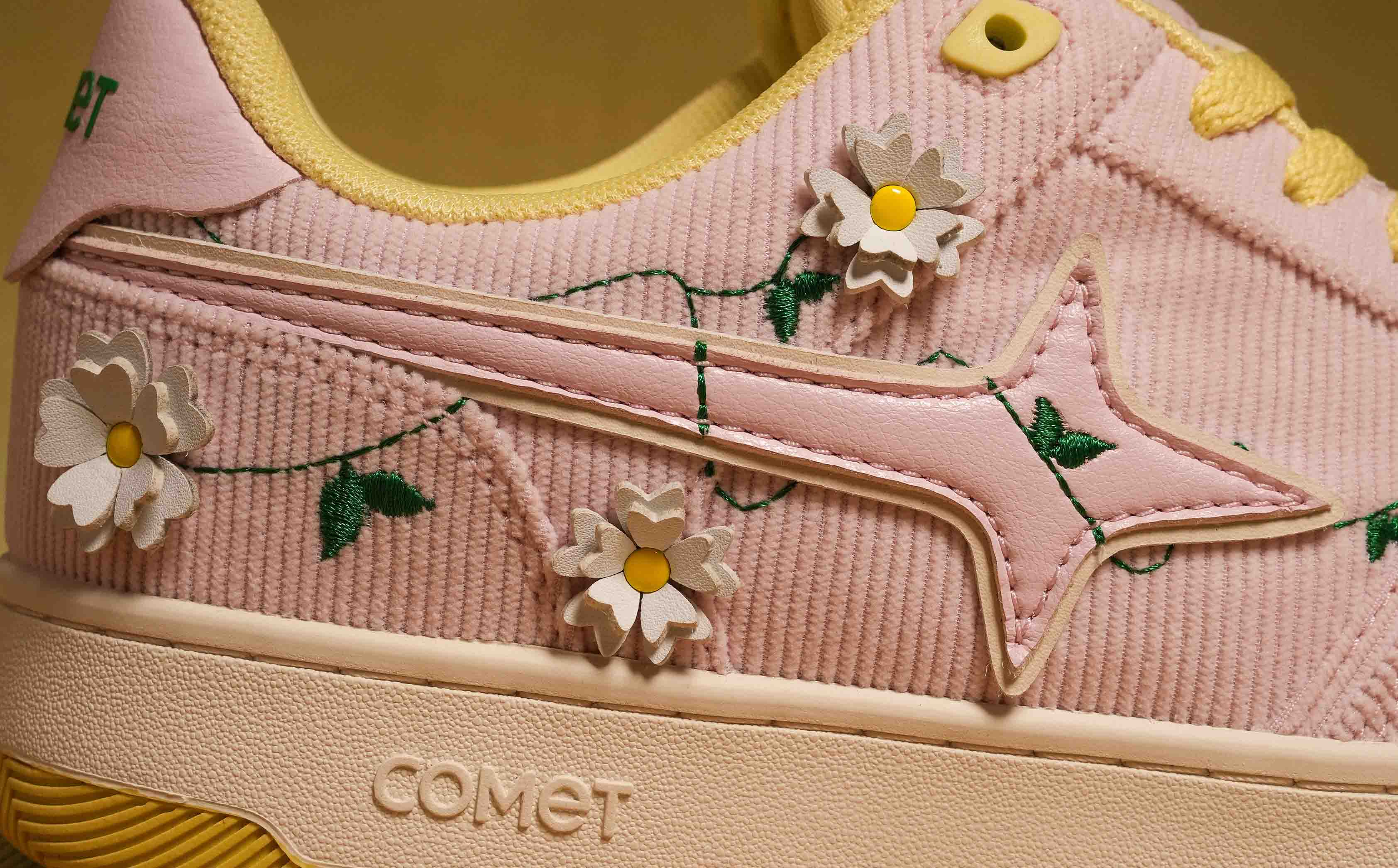 X Lows With Love – Comet
