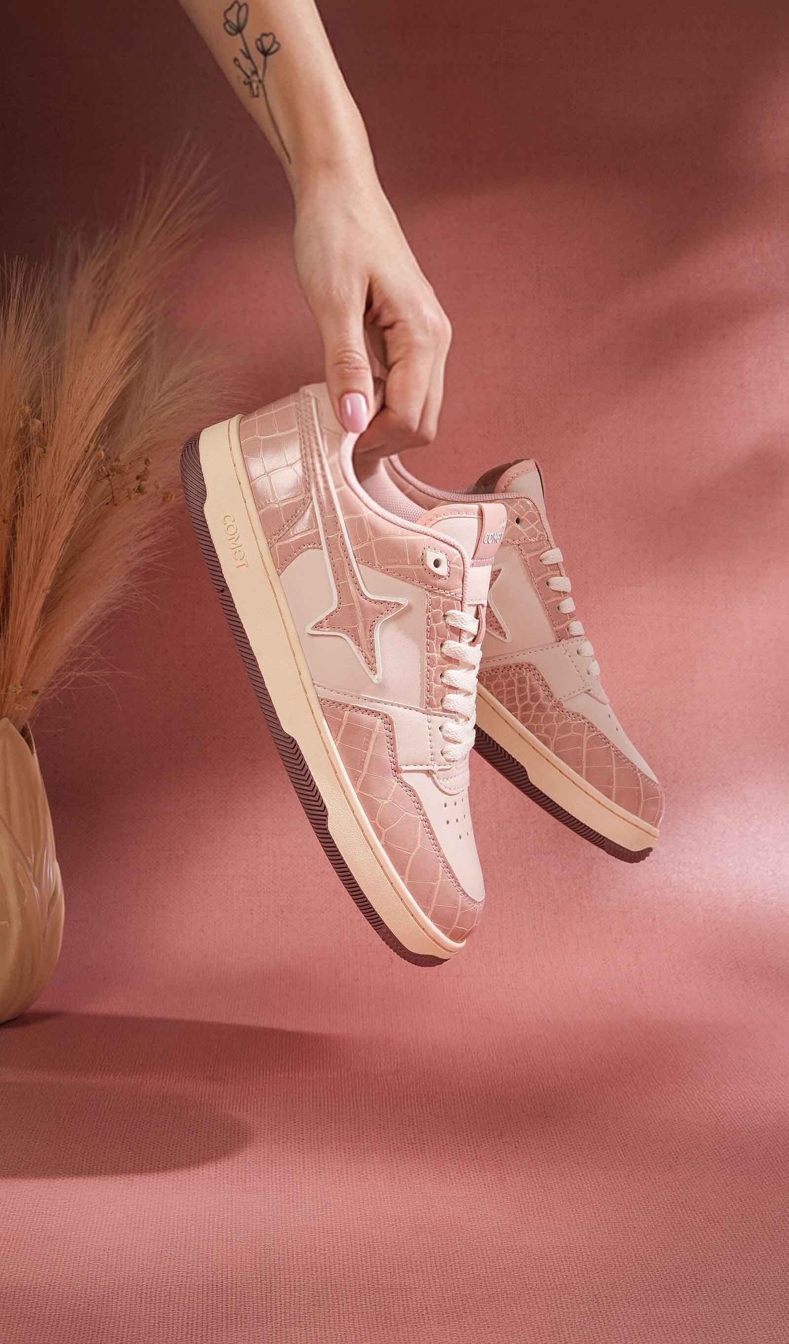 Buy Sneaker Online from Comet