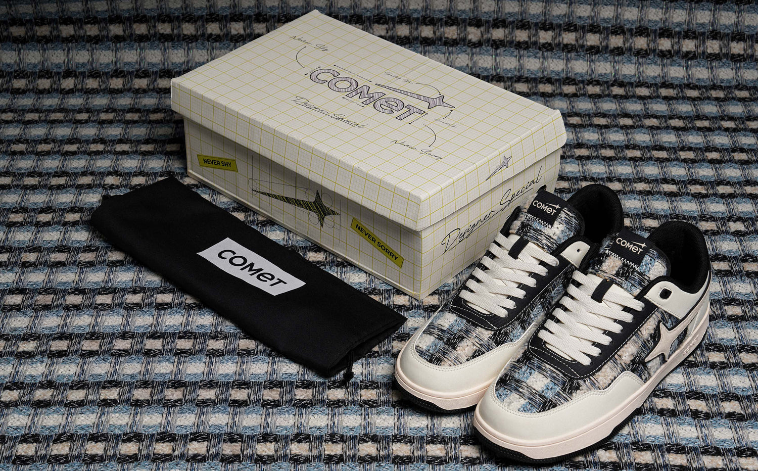 Shoe box and unboxing packaging